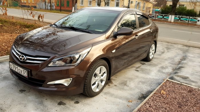 Hyundai Solaris 2016 коричневый