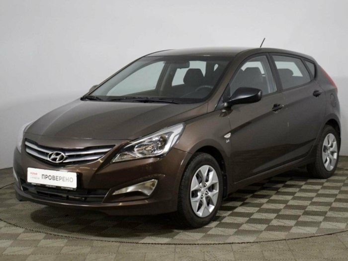 Hyundai Solaris 2015 хэтчбек коричневый