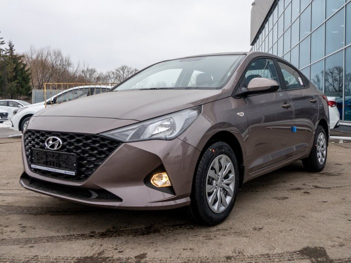 Hyundai Solaris 2021 коричневый