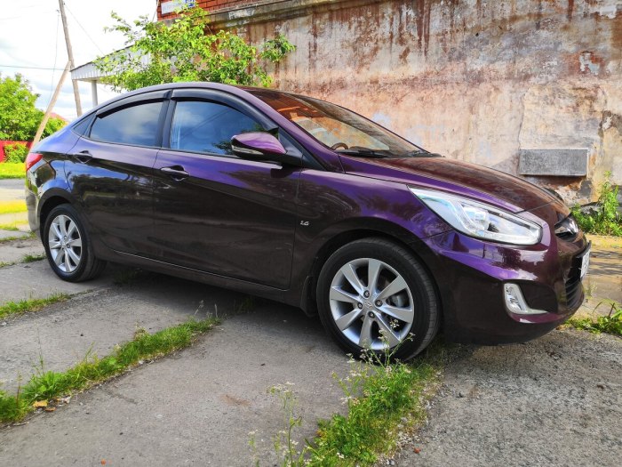 Hyundai Solaris седан фиолетовый