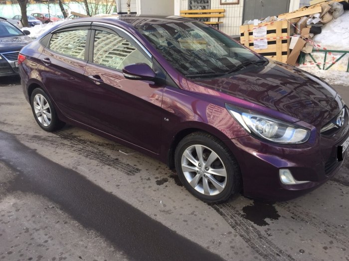 Hyundai Solaris 1 седан фиолетовый