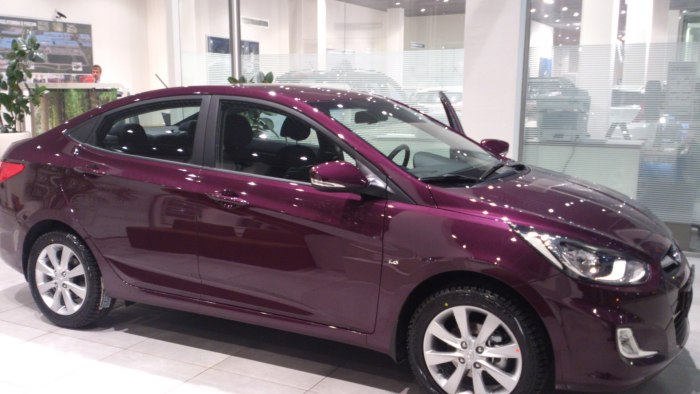 Hyundai Solaris 2014 бордовый