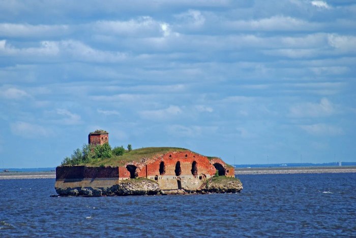 Форт Кроншлот в Кронштадте