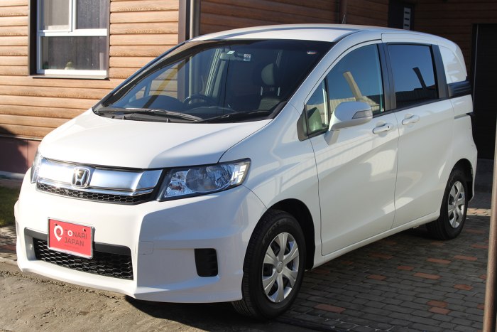 Honda freed Spike 2016