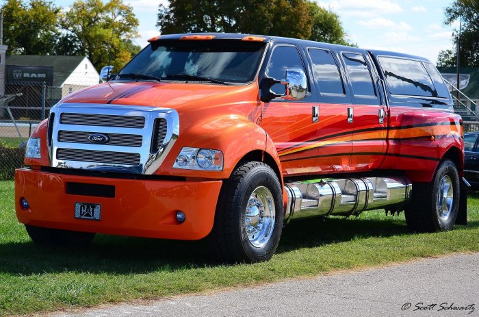 Ford f650 красный