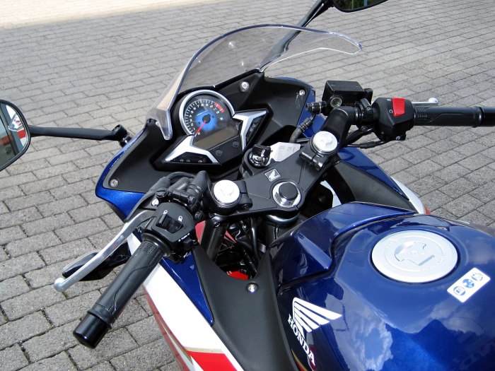 Honda cbr1000f клипоны