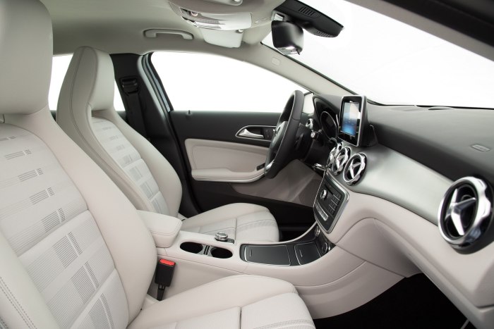 Мерседес GLA 200 салон