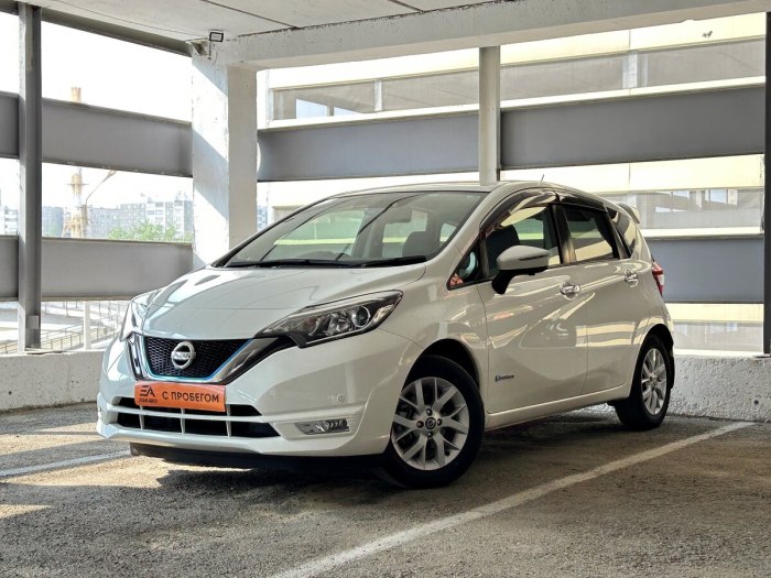 Ниссан Note Hybrid 2018