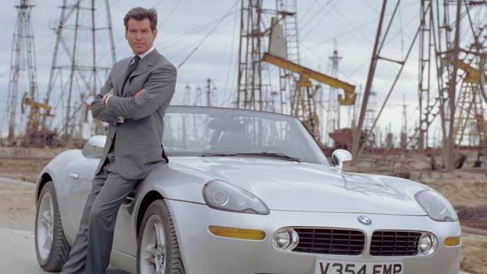 BMW z8 Бонд