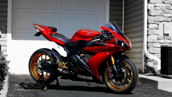 Yamaha r1