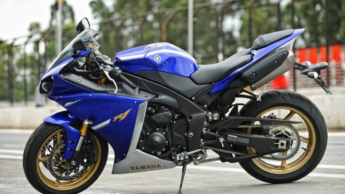 Yamaha YZF 400