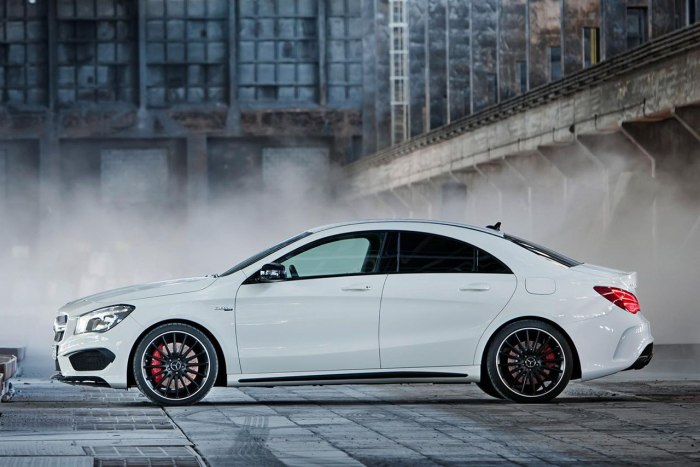 Mercedes Benz CLA 45 AMG