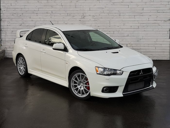 Lancer Evolution 10 белый