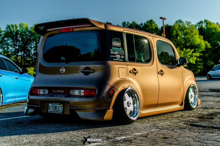 Nissan Cube z10 stance