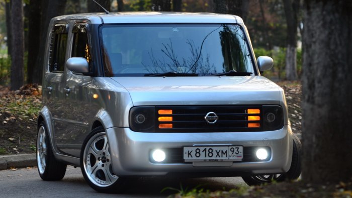 Nissan Cube z11 autech