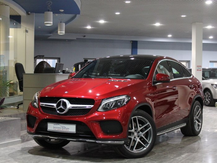 Мерседес GLE 500 красный