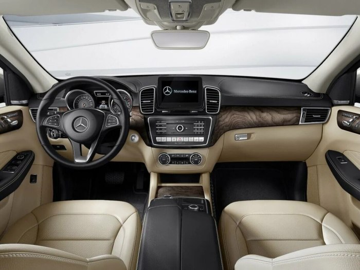 Мерседес GLE 400d купе салон