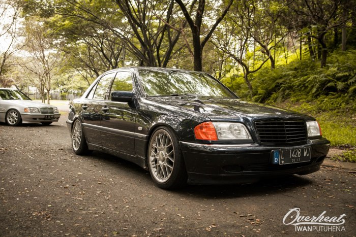 Мерседес Бенц w202