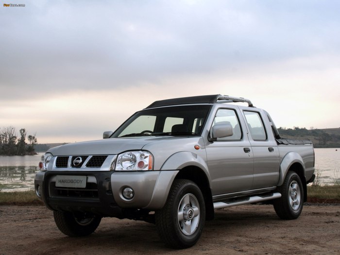 Nissan np300