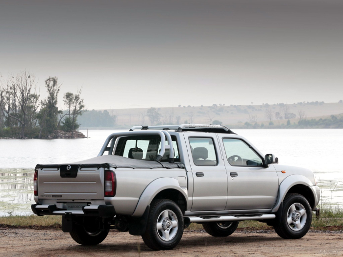 Nissan np300 2015