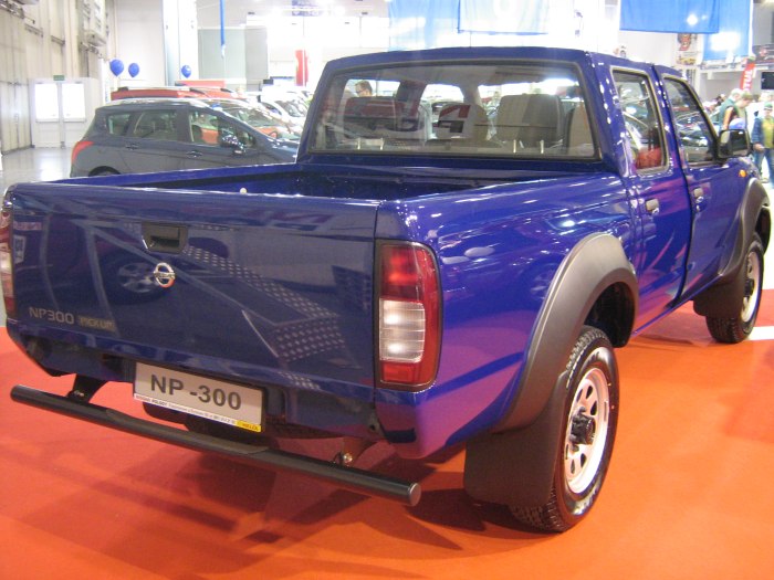 Ниссан НП 300