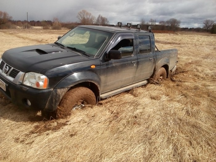 Nissan np300
