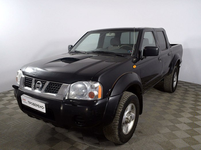 Nissan np300