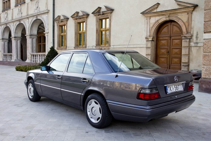 Mercedes m656