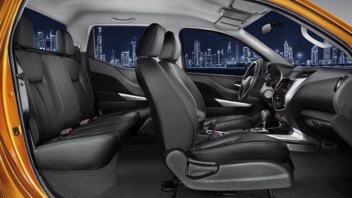 Nissan Navara 2021 салон