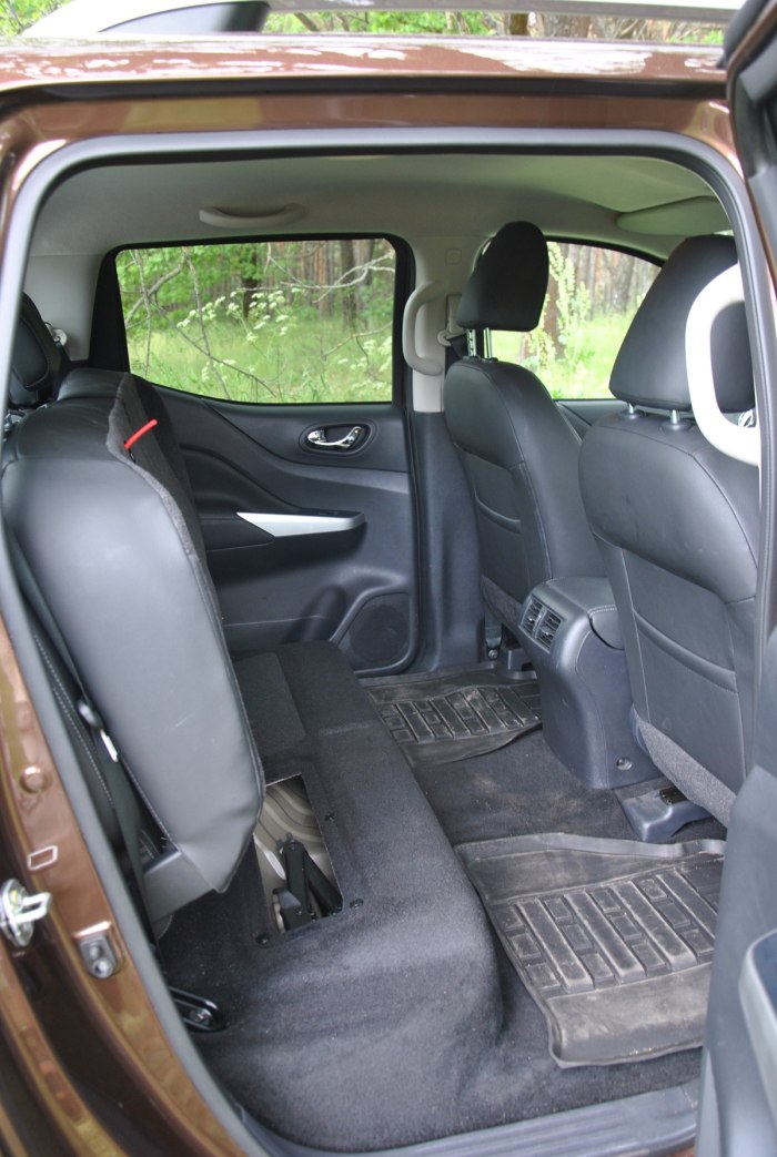 Nissan Navara 2003 салон
