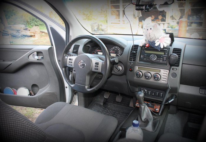 Nissan Navara 2008 салон