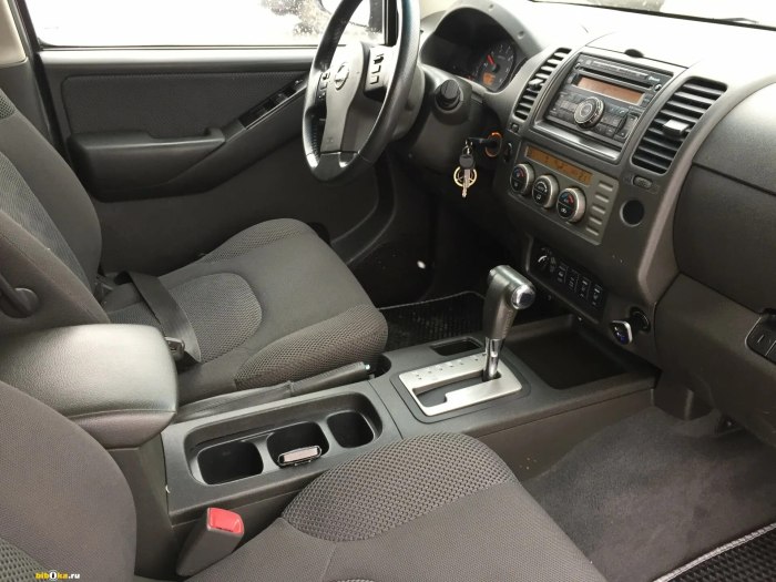 Nissan Navara d40 салон
