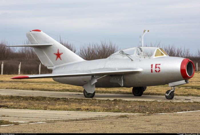 Истребитель миг-15бис
