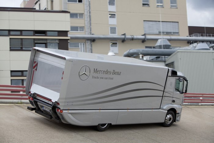 Mercedes Benz 518