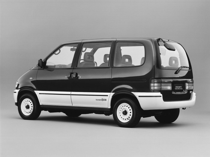 Nissan Serena c23