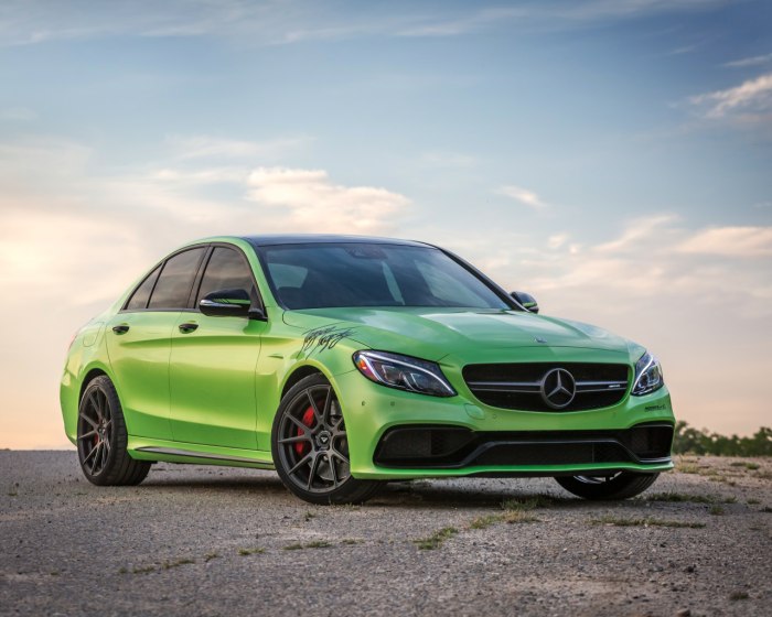 Мерседес-Бенц c63 AMG