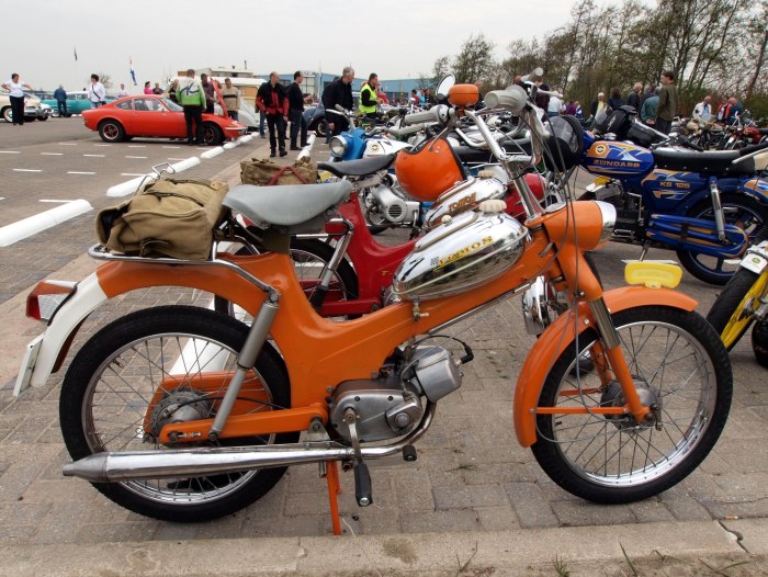 Мопед Tomos