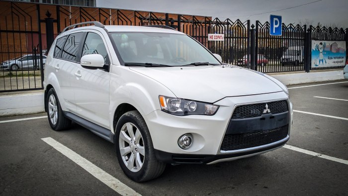 Mitsubishi Outlander XL 2011