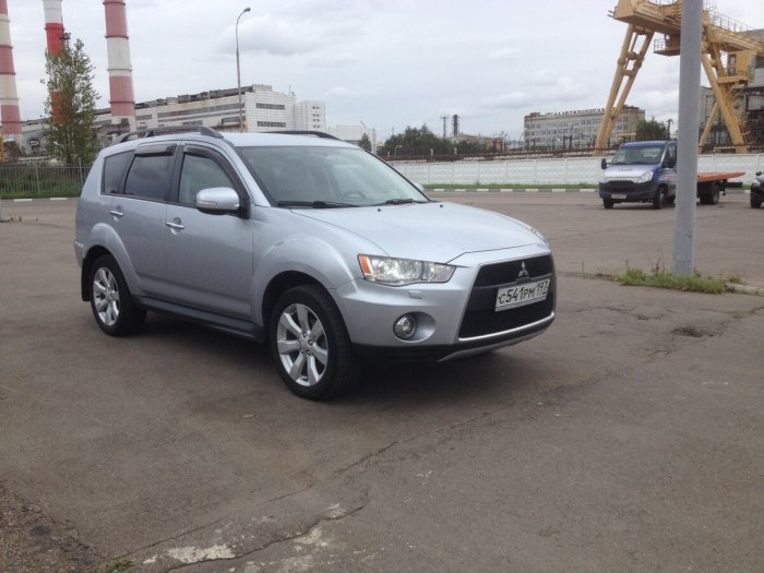 Mitsubishi Outlander XL 2012