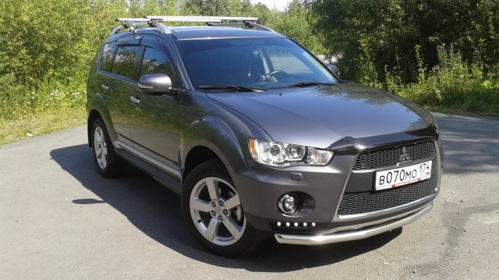 Mitsubishi Outlander XL 2012 2 4