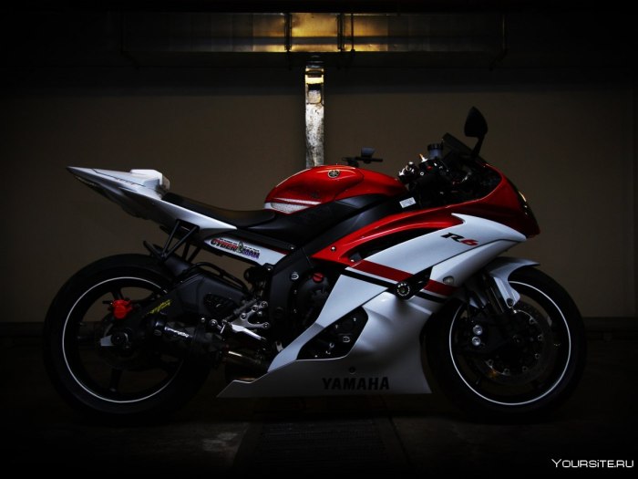 Yamaha r6 красная