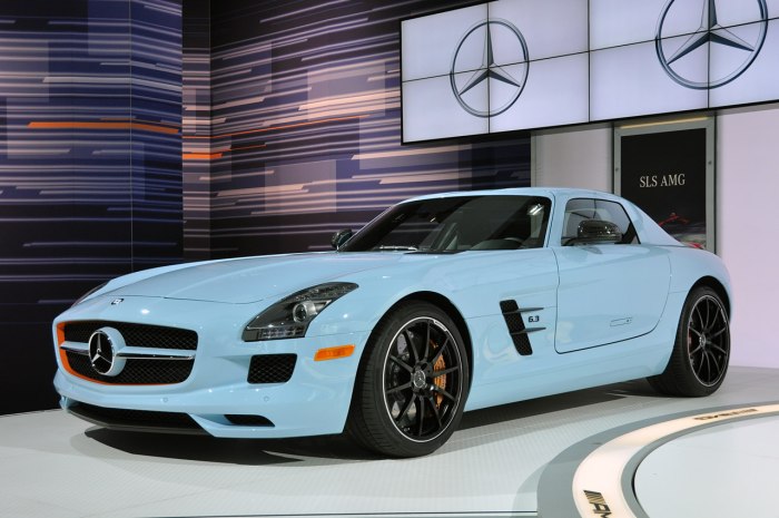 Mercedes-Benz SLS AMG голубой