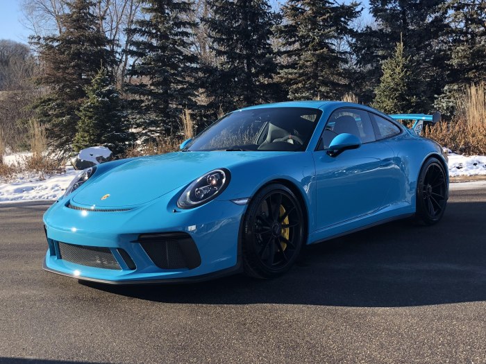 Порше 911 голубой