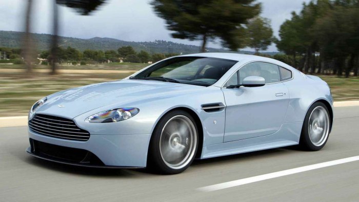 Aston Martin v12 Vantage 2022