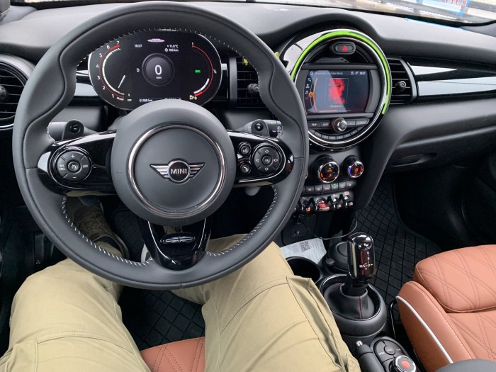 Mini John Cooper works (2021) салон