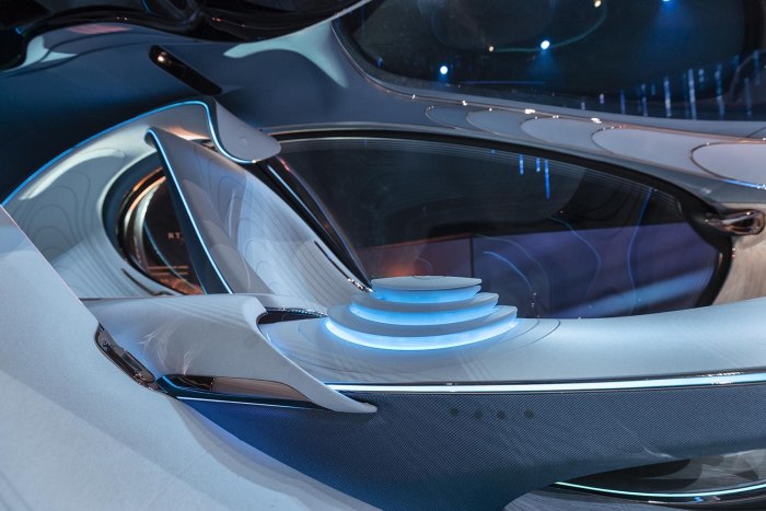 Мерседес Бенц AVTR 2020