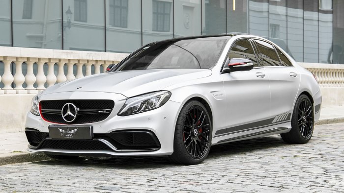 Мерседес АМГ C 63 S