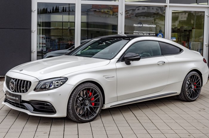 Мерседес c63 AMG 2020