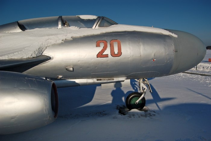 Барражирующий перехватчик як-25