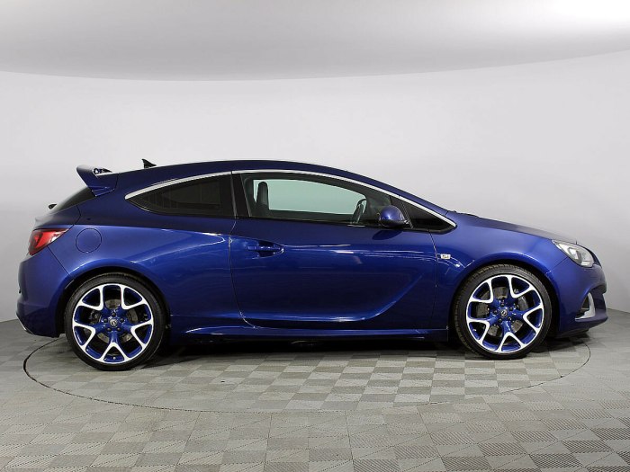 Opel Astra OPC 2013